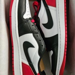Brand new Jordan 1 low Black toe